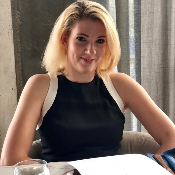 Meet your Posher, Katherine - Picture 2 of 3